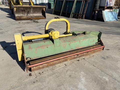 Mulcsozó szárzúzó Mulcsozó szárzúzó