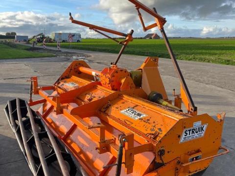 STRUIK 4RF315,  315-ÖS TALAJMARÓ,  BAKHÁTKÉSZÍTŐ