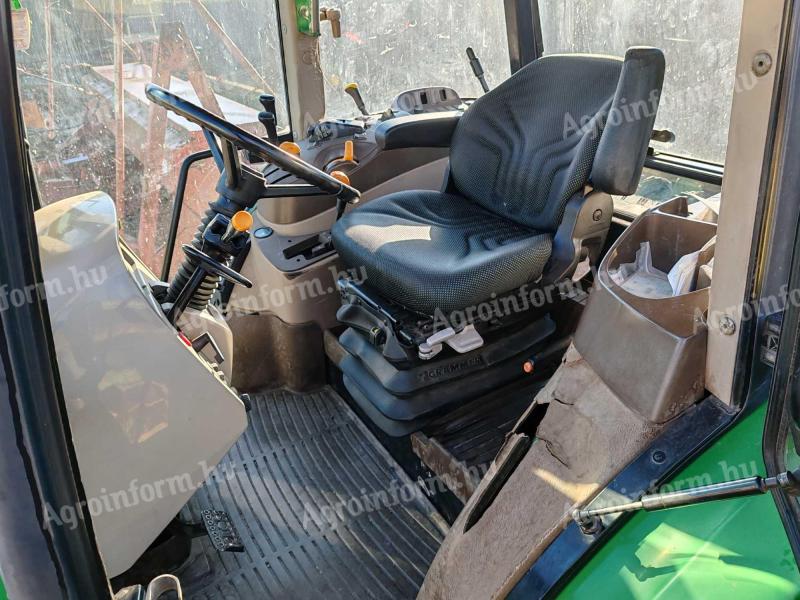 John Deere 5720