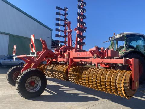 Güttler PW 640 ASL Master henger FlatSpring talajsimítóval eladó Güttler PW 640 ASL Master henger FlatSpring talajsimítóval eladó