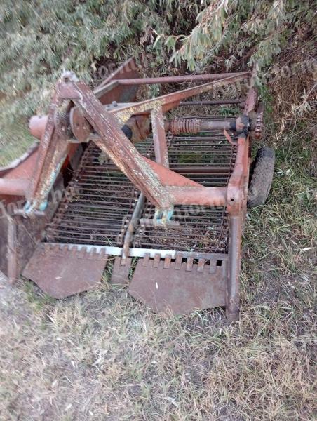 2 soros burgonya rázó eladó