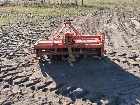 Howard 130 cm széles talajmaró