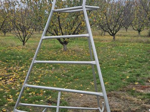 Gyümölcsszedő állvány