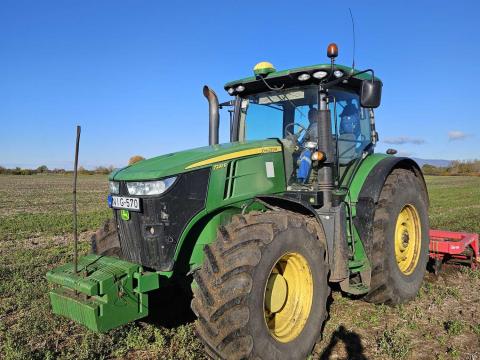 John Deere 7230R John Deere 7230R