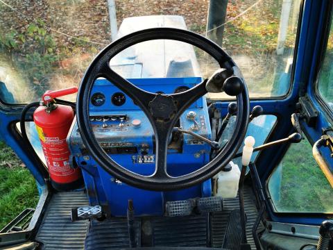 MTZ 82 oldalváltós traktor eladó, motorfelújított, ledes lámpákkal MTZ 82 oldalváltós traktor eladó, motorfelújított, ledes lámpákkal