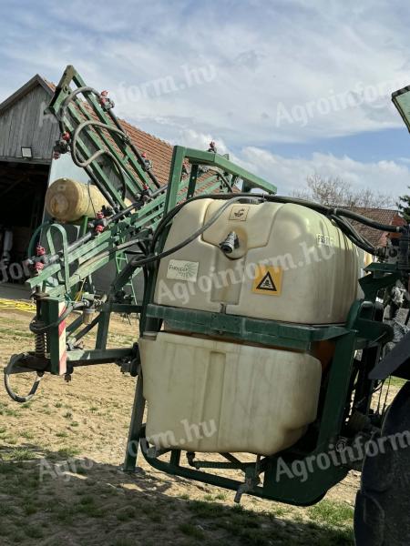 Farmgép függesztett permetező