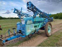 Berthoud Racer 2500 vontatott permetező,  vizsgával