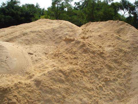 Keményfa fűrészpor és fűrészáru eladó