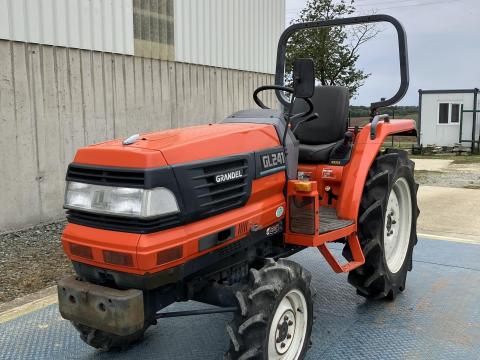 Kubota GL 241 japán kistraktor traktor (Újszerű) Kubota GL 241 japán kistraktor traktor (Újszerű)