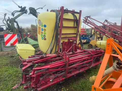 HARDI 1000 LITERES PERMETEZŐ, 15 MÉTERES SZÓRÓKERETTEL HARDI 1000 LITERES PERMETEZŐ, 15 MÉTERES SZÓRÓKERETTEL