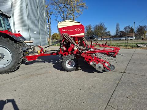 Eladó Pneusej Venga 450 vontatott gabonavetőgép