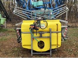 JESSERNIGG 650/12 vegyszerező, szántóföldi permetező, MTZ kategóriájú, Hardi, Berthoud