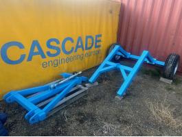 Eladó rövidtárcsa vontatókocsi tartozékokkal