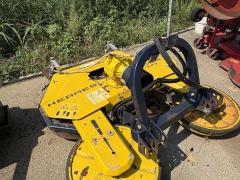 Hermes HM-202 soralj kasza (front függesztésre) Hermes HM-202 soralj kasza (front függesztésre)