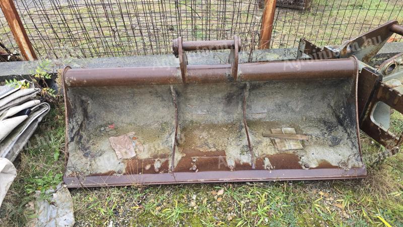 Csatornatisztító kanál, ároktisztító kanál 2 m széles