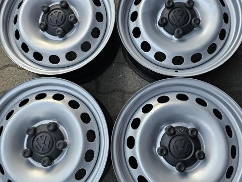 5x112 6x15 Volkswagen Caddy újszerű lemezfelni kupakkal 5x112 6x15 Volkswagen Caddy újszerű lemezfelni kupakkal