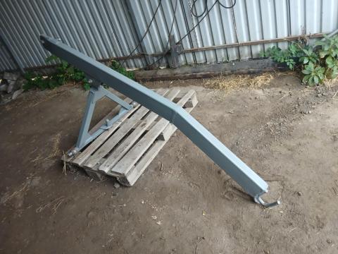 Emelőgém traktorra szerelhető