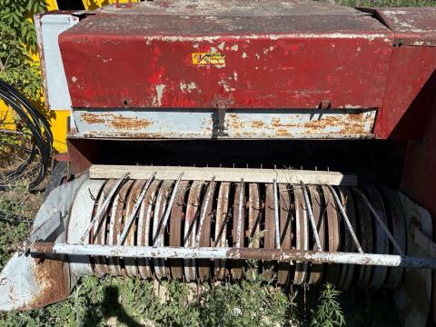 Eladó kis kocka bálázó