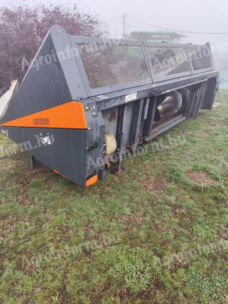 Nas 676 napraforgó vágóasztal