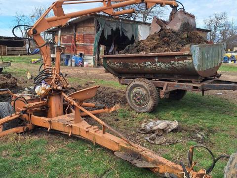 Unhz-500 rakodó, trágyarakó