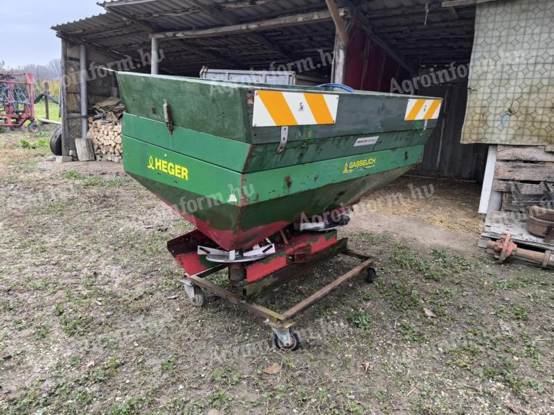 Műtrágyaszóró eladó, 2 tárcsás, 1000 literes, jó állapotban