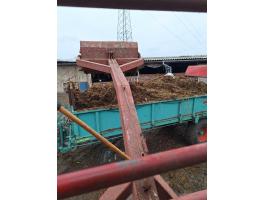 Far rakodó, függesztett rakodó.