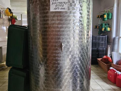 Saválló bortartàly