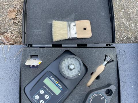 Gabona nedvességvizsgáló, digitális mérleg és különböző sziták eladó