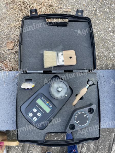 Gabona nedvességvizsgáló, digitális mérleg és különböző sziták eladó