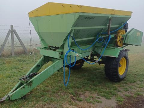 Tornádó Műtrágya szóró