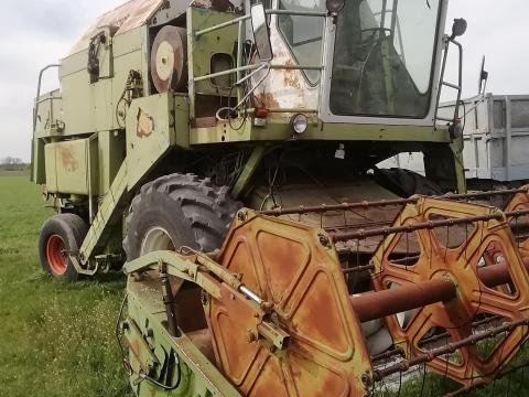 Eladó elcserélhető claas dominátor 106 kombájn