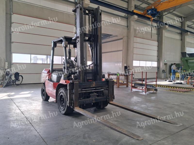 Toyota homlokvillás targonca 4500 kg teherbírással eladó