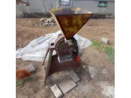 Megbízhatóan működő kalapácsos terménydaráló (380 V) eladó Kiskunfélegyházán