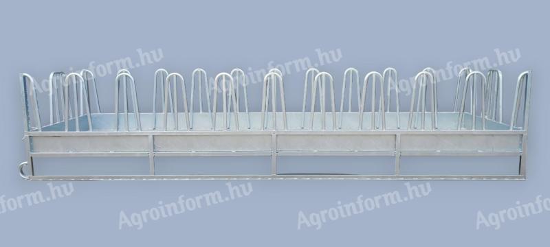 Szarvasmarha etetővályú – szánkótalpas, 24 férőhelyes (L=6 m)