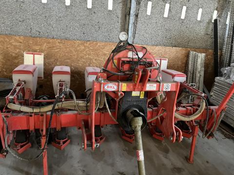 Gaspardo szemenkénti vető V1200/MCK 800