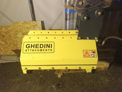 GHedini Da 51 Kotróra ágdaráló mulcs gép használt 58 üó GHedini Da 51 Kotróra ágdaráló mulcs gép használt 58 üó