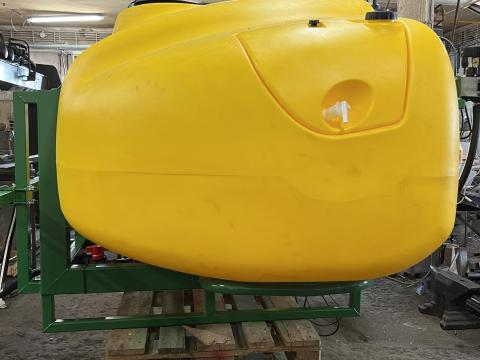 Kérjen ajánlatot műanyag és üvegszálas tartályok, sárvédők, motorháztetők javítására! Kérjen ajánlatot műanyag és üvegszálas tartályok, sárvédők, motorháztetők javítására!