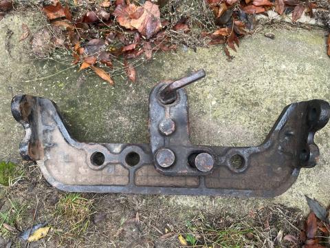 Eladó MTZ kereszttartó vonópad és villa