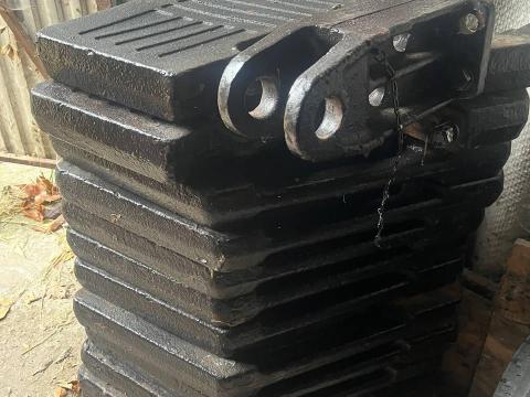 Eladó 12 db gyári MTZ 45 kg orrsúly Eladó 12 db gyári MTZ 45 kg orrsúly