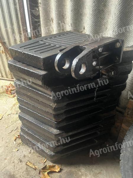 Eladó 12 db gyári MTZ 45 kg orrsúly