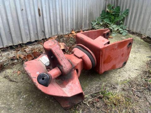 Eladó MTZ automata vonófej