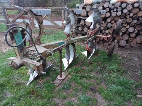 Eladó MTZ kategóriás eke, azonnal munkára fogható Eladó MTZ kategóriás eke, azonnal munkára fogható