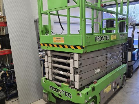 Fronteq FS1212 elektromos ollós emelőgép eladó, 70 üzemórával