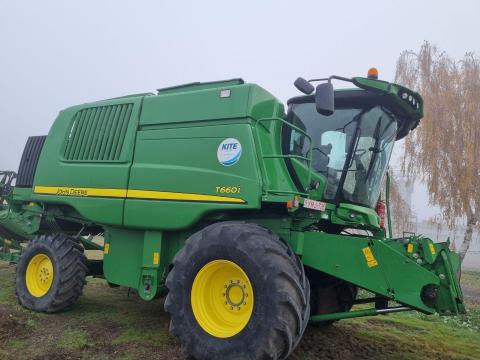JOHN DEERE T660i