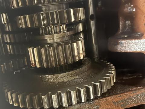 MTZ 9 sebességes váltó 1100 üzemórával, gyári állapotban eladó