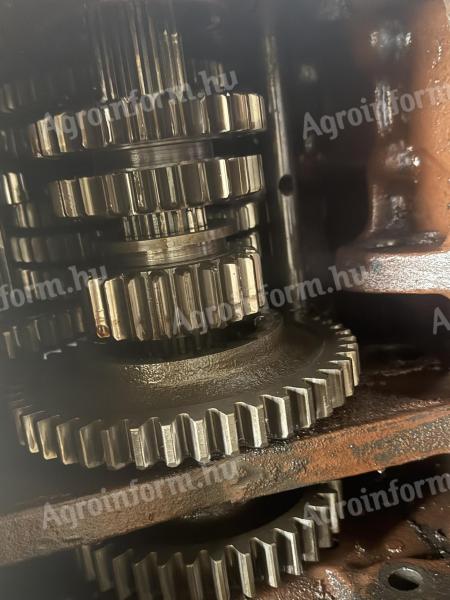 MTZ 9 sebességes váltó 1100 üzemórával, gyári állapotban eladó