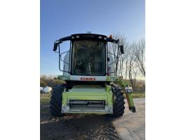 Claas Tucano 440 kombájn eladó gabonavágó asztallal, szállító kocsival