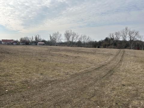 Peresi-holtágon vízparti telek eladó Peresi-holtágon vízparti telek eladó