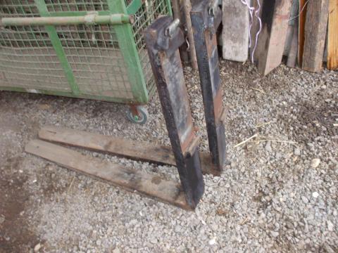 2 tonnás raklapvilla 41-es kocsisinre eladó