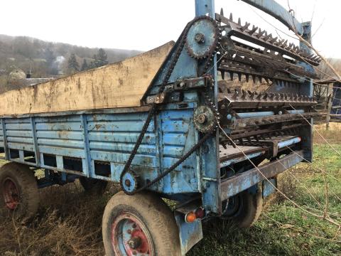 T-87 trágyaszóró eledó